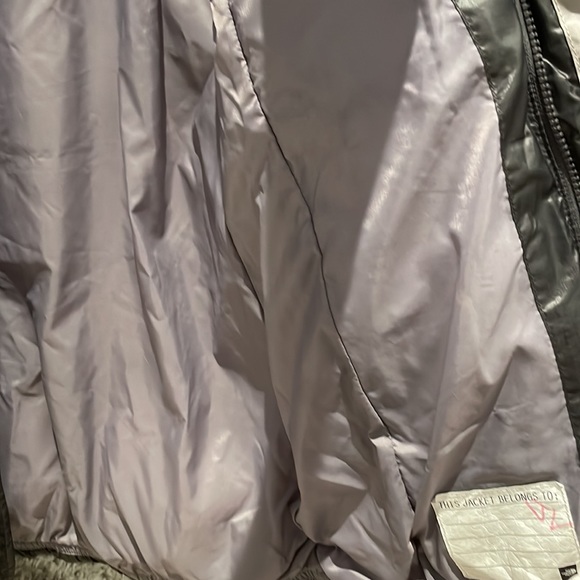 GIRLS NORTH FACE PUFFER COAT CHARCOAL GREY. SZ LARGE 14-16 or ladies petite xs - Picture 8 of 11